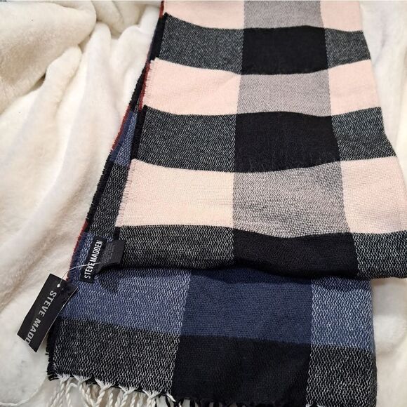 NWT Steve Madden Scarf - Picture 2 of 3